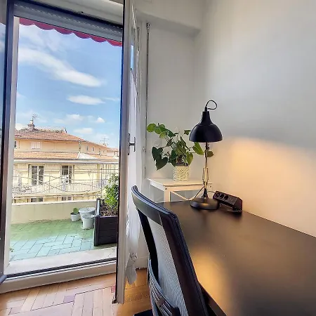 Nestor&jeeves - Capitaine Terrasse - - Close Sea